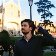 Profesor de inglés avanzado (hasta c1) con un año de experiencia que ofrece clases particulares desde niveles bajos hasta niveles más altos como bachillerato.